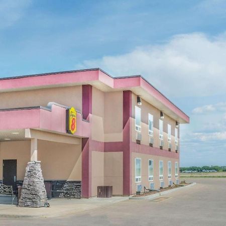 Super 8 By Wyndham Innisfail Екстериор снимка